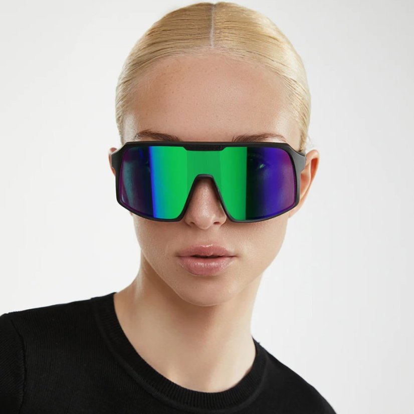 Slnečné okuliare D.Franklin Wind Black Green modelka
